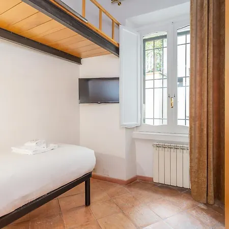 Apartment Barberini 3 Bdr Rome