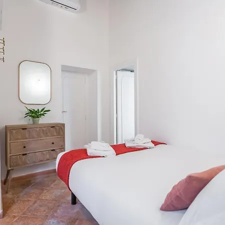 Barberini 3 Bdr Apartment Rome